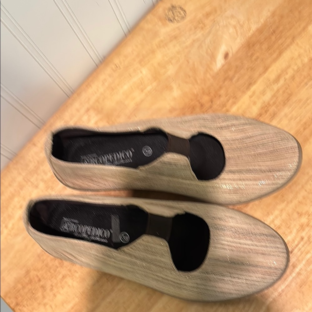 A’rcopedico Comfortable Beige Women Shoes